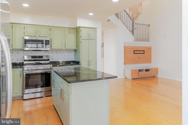 Building Photo - 21 Stokes Rd