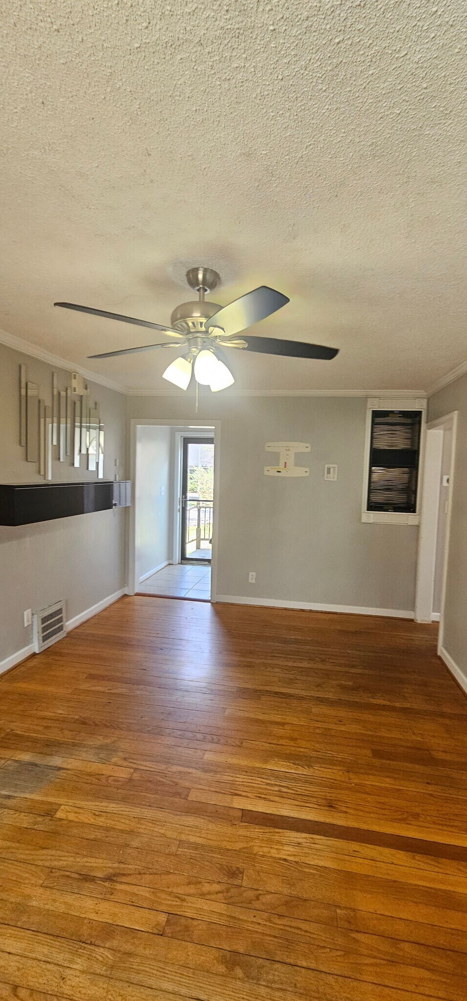 Building Photo - 7228 Linden St