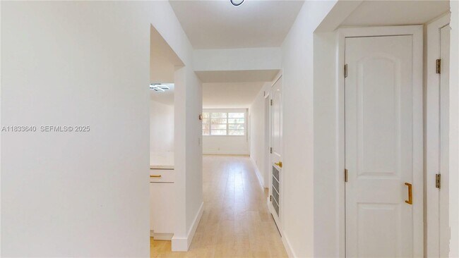 Building Photo - 1333 E Hallandale Beach Blvd