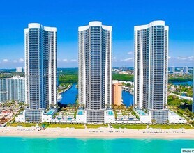 Building Photo - 15811 Collins Ave