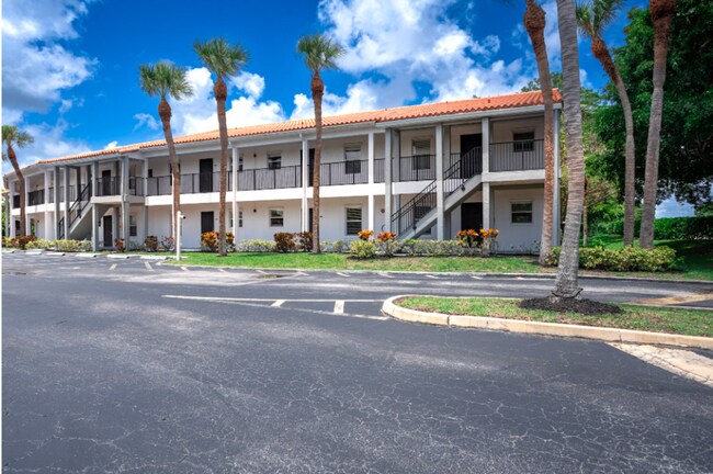 Building Photo - Spacious 2 Bedroom, 2 Bathroom Condominium...