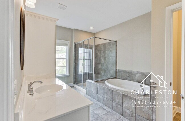 Building Photo - 2005 Kings Gate Ln