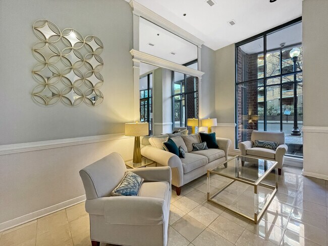 Lobby - 1050 N Taylor St