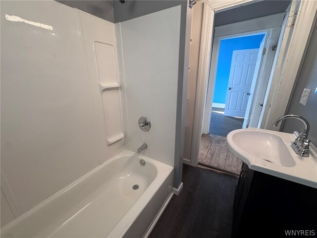 Building Photo - 55 Parkwood Ave