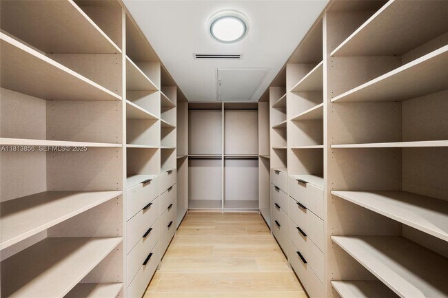 Building Photo - 5255 Collins Ave