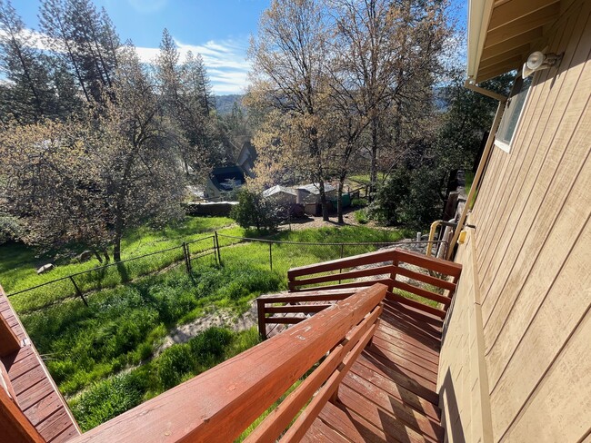 Building Photo - 43126 E Sugar Pine Dr
