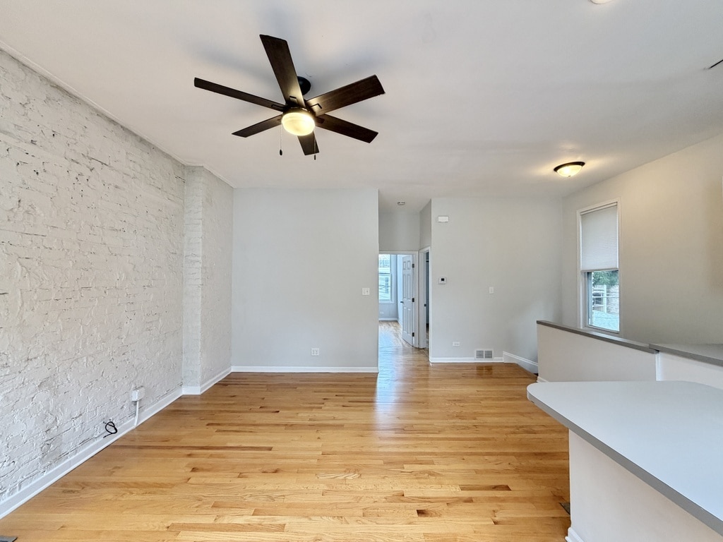 Building Photo - 1129 N Winchester Ave