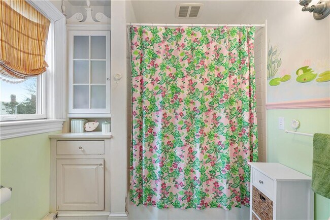 Building Photo - 287 Gibbs Ave