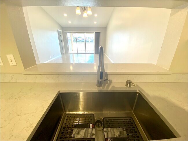 Building Photo - 7760 Emerald Cir