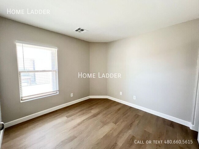 Building Photo - 1242 E Bradstock Way