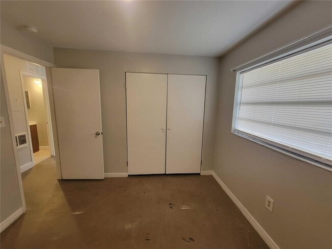 Building Photo - 402 Peters St