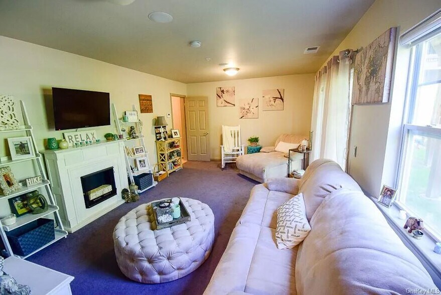 Building Photo - 80 Woodlake Dr