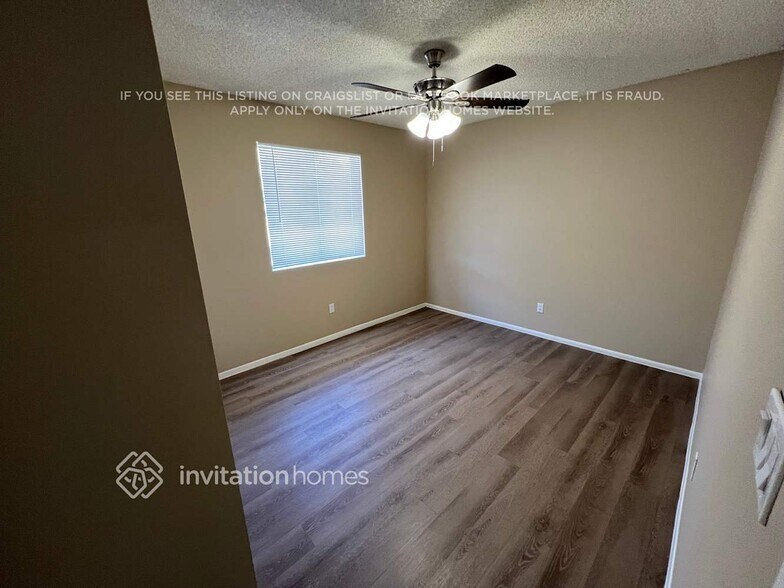 Building Photo - 2210 W Utopia Rd