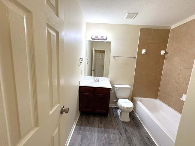 Building Photo - 4030 Falvel Shadow Creek Dr