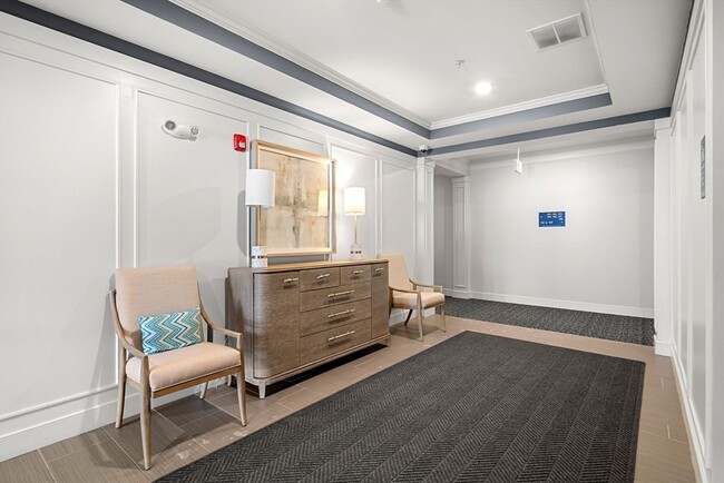 Building Photo - 2 Stratton Dr