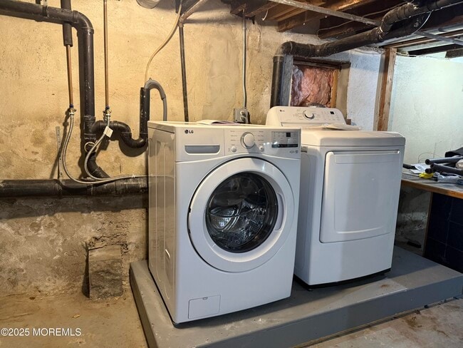 Building Photo - 11 Dewitt Ave