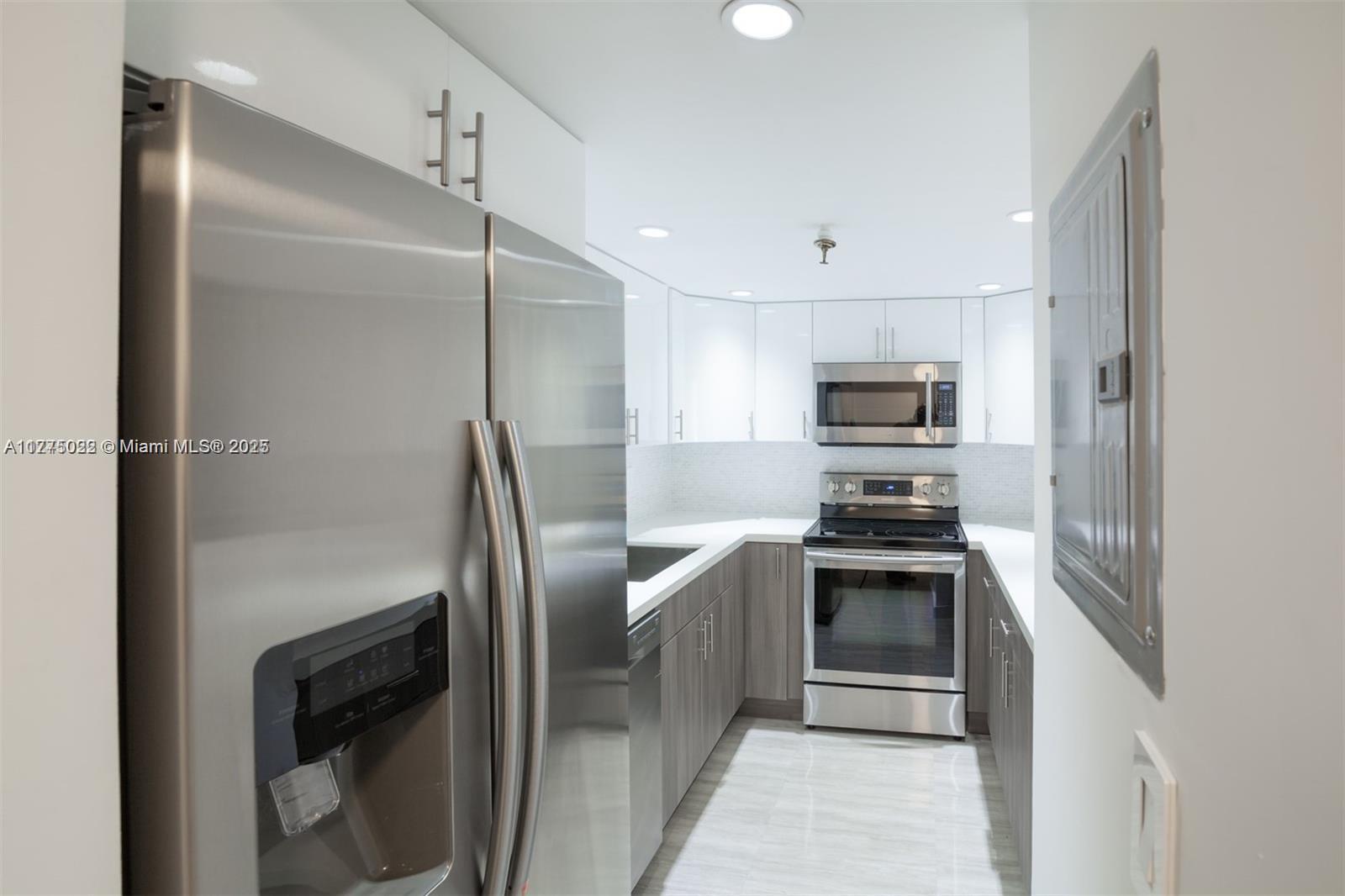 Building Photo - 2401 Collins Ave