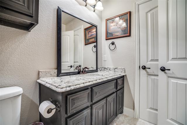 Building Photo - 401 Sarah Cir