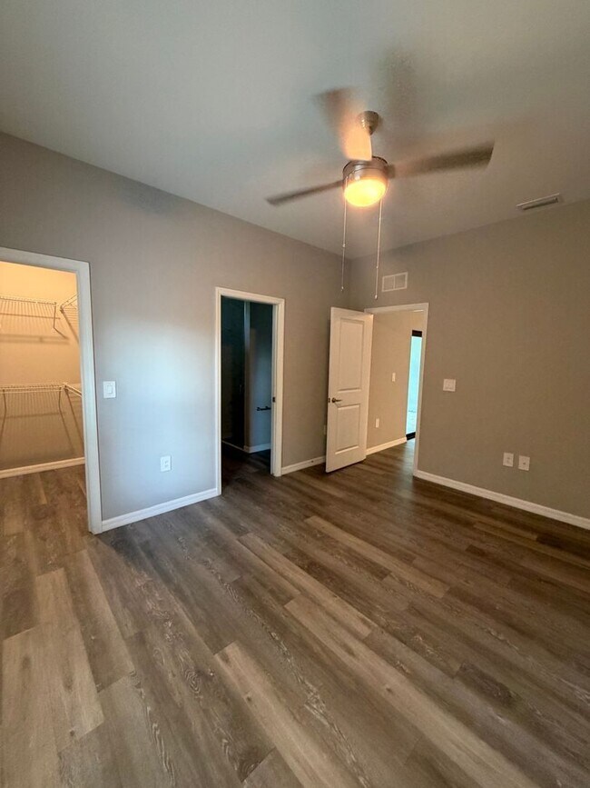 Building Photo - 24501 Zephyr Ct