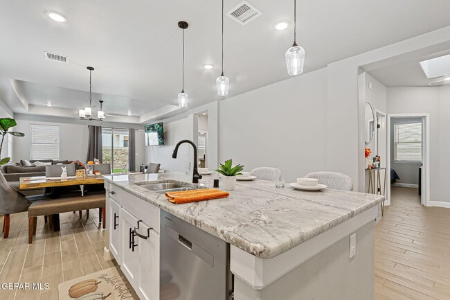 Building Photo - 824 Paseo Solar Dr