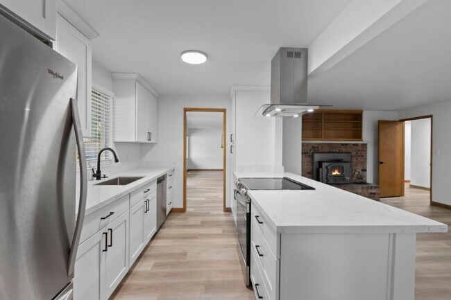 Building Photo - 4Bd/1.75Ba Seattle House