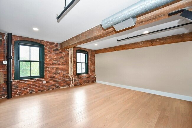 Building Photo - 17 Kearney Square