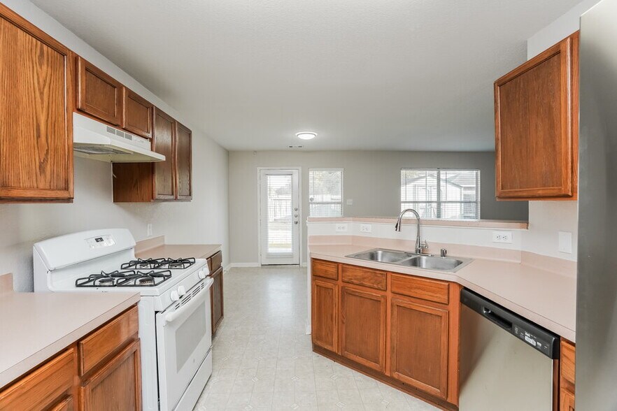 Building Photo - 7926 Suffield Glen Ln