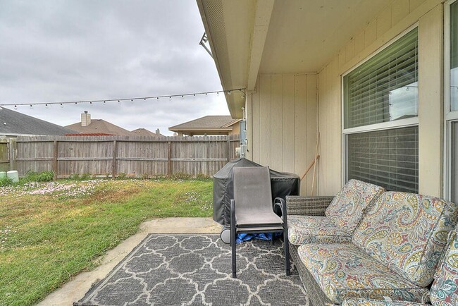 Building Photo - 3033 Alta Gigonella St