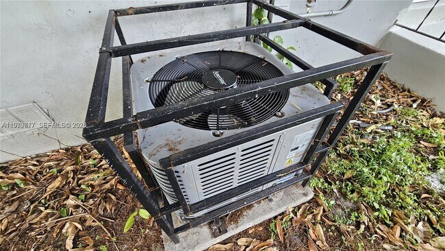 Building Photo - 374 NW 31st Ave