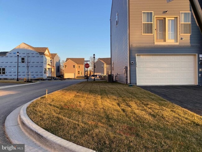 Building Photo - 1659 Magundy St