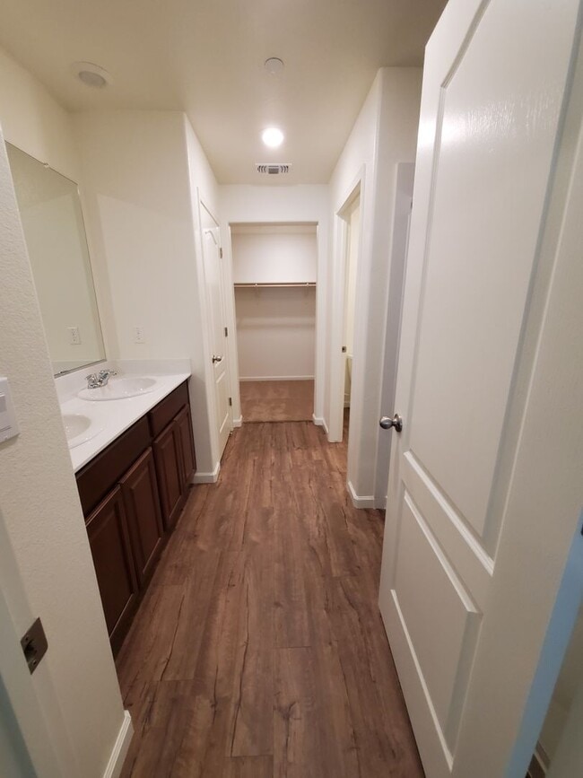 Building Photo - 3br, 2.5ba  - Solar Equipped - Single family home - Energy efficient - Linda, CA