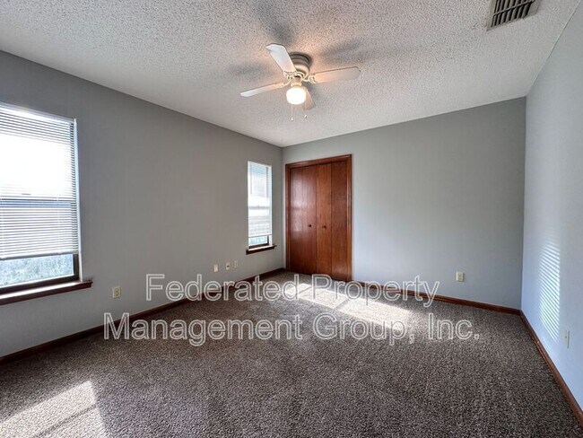 Building Photo - 3834 Windridge Ct