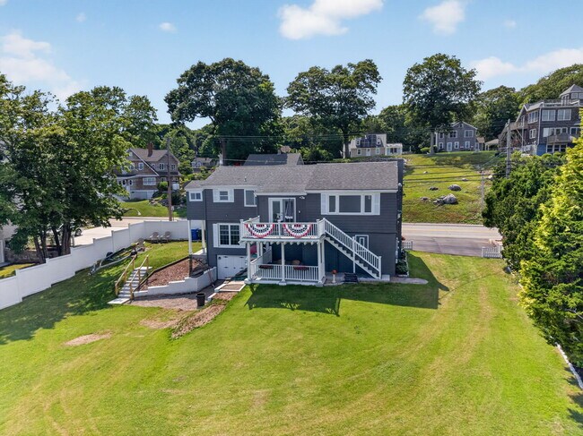 Building Photo - 272 Elm St