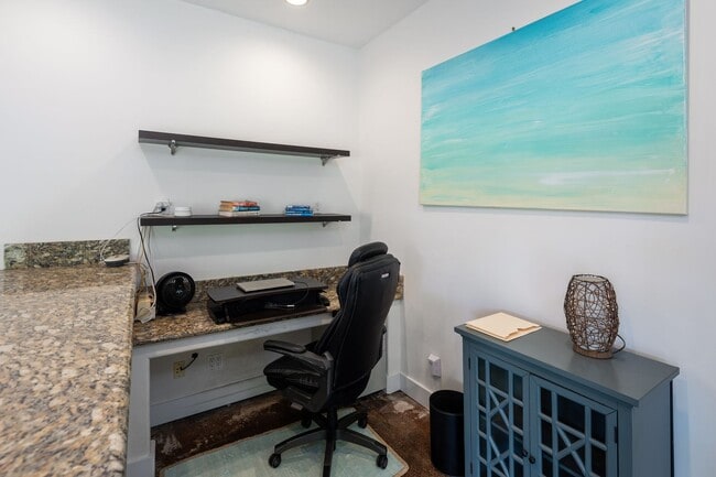 Building Photo - Privately Gated, Cool, Furnished Home, Tuc...