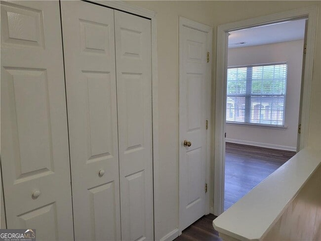 Building Photo - 1497 Cove Creek Cir