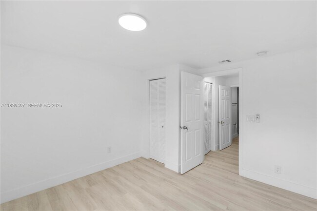 Building Photo - 607 SW 3rd St