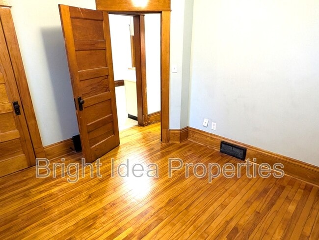 Building Photo - 801 4th St E