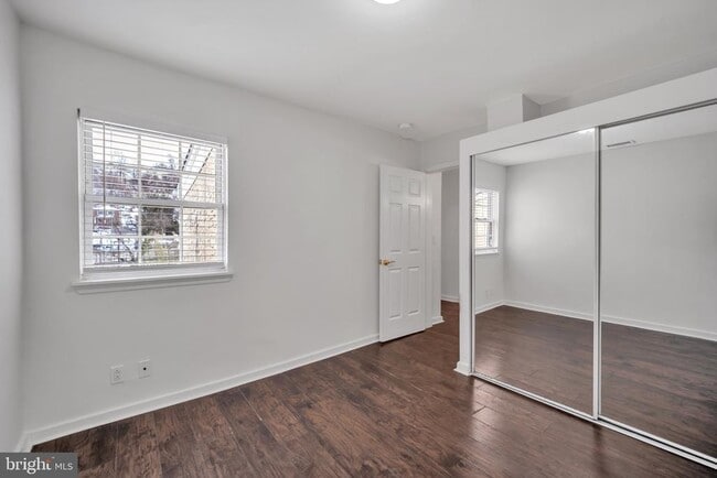 Building Photo - 125 Ford St