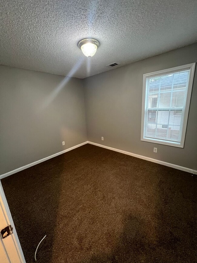 Building Photo - 2535 Rex Ave SW