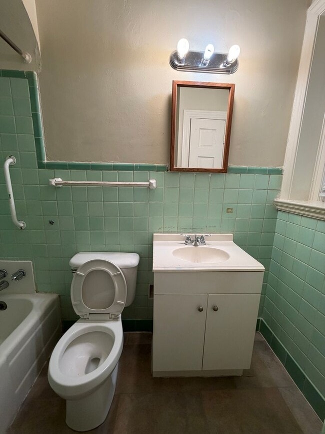 Building Photo - 1143 A&amp;B N Broad St.