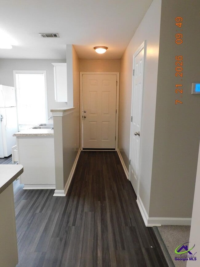 Building Photo - 128 Kingston Village Dr