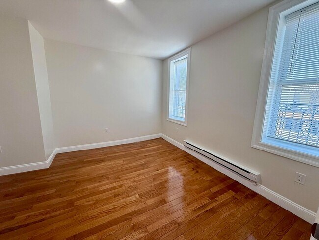 Building Photo - 7222 Broadway