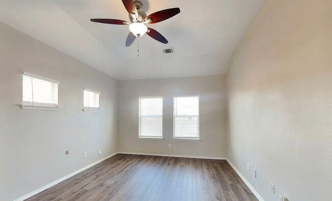 Building Photo - Elegant Simplicity in This Beautiful 4-Bedroom Residence