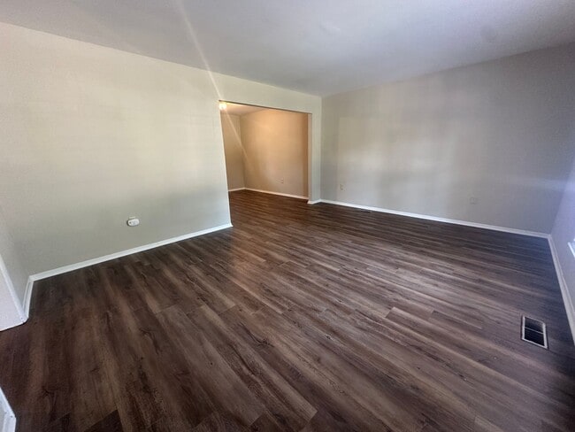 Building Photo - 705 Buena Vista Dr