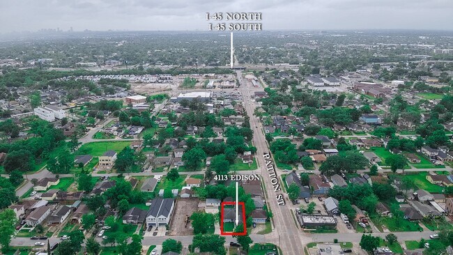 Building Photo - 4113 Edison St