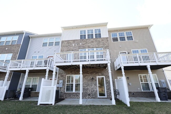 Building Photo - 12005 Rubystone Dr