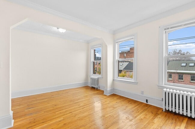 Building Photo - 34 Erie St