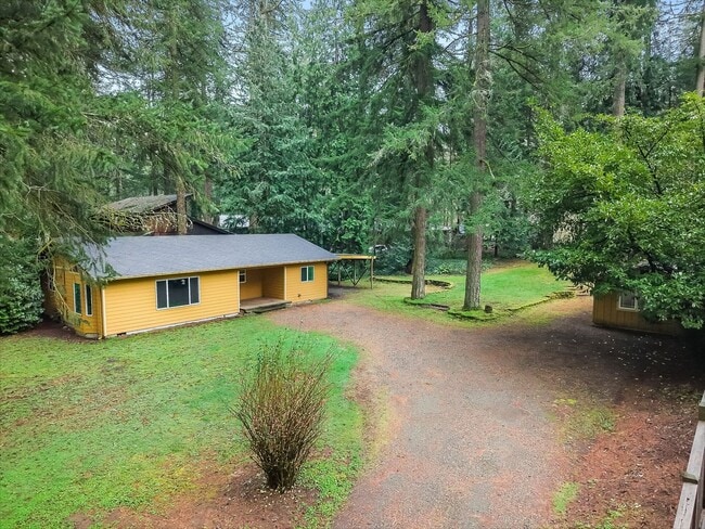 Building Photo - Beautiful 3 Bed, 2 Bath Rental Home on the Sandy River!