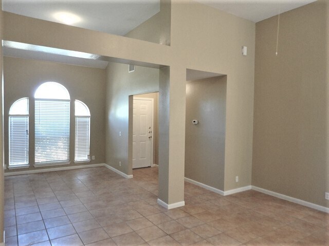 Building Photo - 200 Bailey Loop