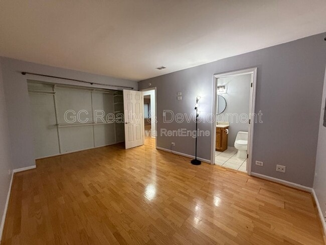 Building Photo - 624 Thorndale Dr